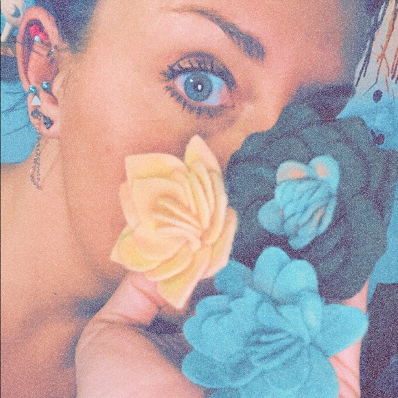 Welcome to My Closet! - Picture 4 of 6